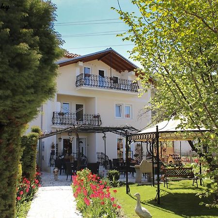 Pension Lale Apartment Pestani Exterior photo