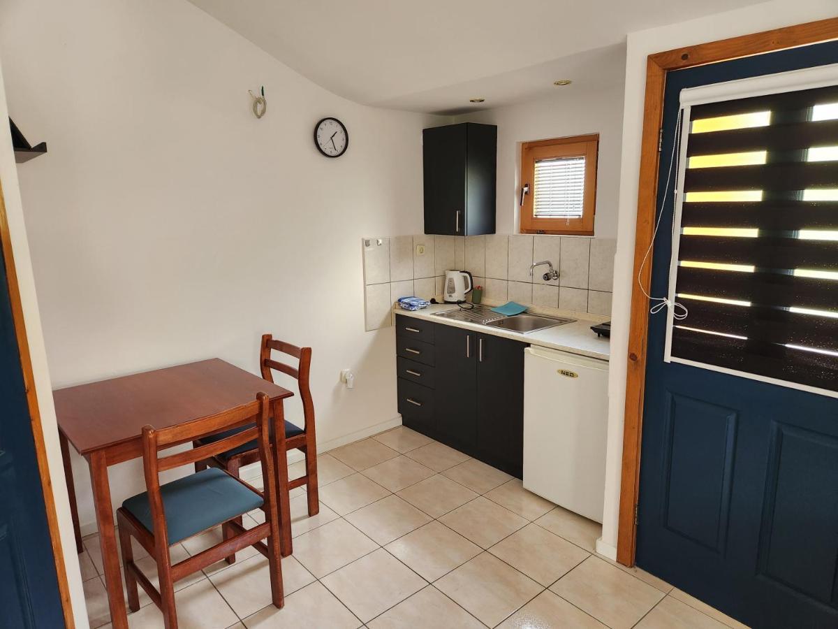 Pension Lale Apartment Pestani Exterior photo
